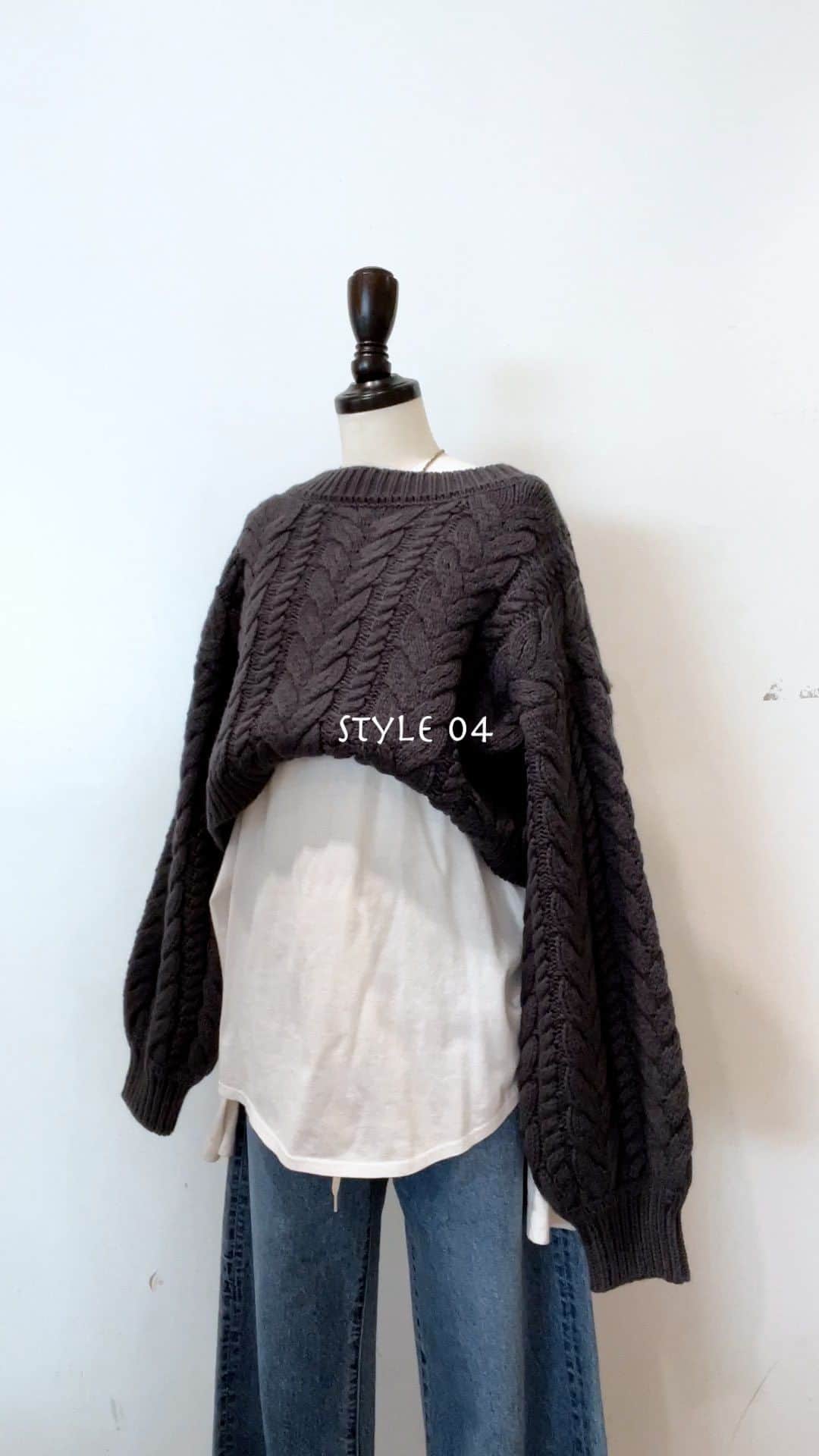 のインスタグラム：「着回し4選🧶_______  #ショートケーブルニット を使った着回し4選！  カットソーやシャツ、ワンピースをレイヤードして着回しを楽しめます☺︎  暖かい日はショート丈で肌をチラ見せしても。 . . . #ショートケーブルニット  ¥8,800(tax in) アイボリー / チャコールグレー / ブラウン 12月7日(木)発売予定  たぷっとしたスリーブボリュームとショート丈のバランスがかわいいデザイン。   バストも大きめに設定しており簡単におしゃれ見えするアイテム。   アウターの中に着るとケーブルが映えて冬らしいスタイリングです。 ． . . ーーーーーーーーーーーーーーーーーーーーーーーーーーーー  ☑︎商品詳細は製品タグ or TOPページURLよりチェック  » @Ungrid_official ・ ・ ☑︎全国のスタッフのスタイリングを毎日更新中！  »@Ungrid_staffsnap  #Ungrid  #Ungrid_official #Ungriddenim #アングリッド #Ungridコーデ #staffsnap  #ファッション #トレンドファッション #大人 #大人カジュアル #カジュアル #カジュアルコーデ #ニット  #冬コーデ #秋コーデ #レイヤード #デニムコーデ #着回し #ニット #ケーブル」