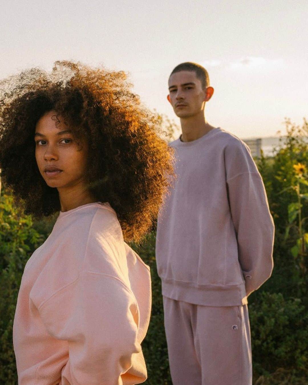 Champion EUさんのインスタグラム写真 - (Champion EUInstagram)「Timeless designs reimagined through innovation. Eco Future Reverse Weave®️Collection drops tomorrow, 12/6 exclusively on Championstore.com. Crafted from Reverse Weave fleece with CiCLO technology for natural breakdown, these styles feature botanical dyes, gentle fibers, and the iconic vintage C logo. Each piece isn't just clothing; it's a pledge towards a better tomorrow. 🌿👕」12月5日 19時02分 - championeurope