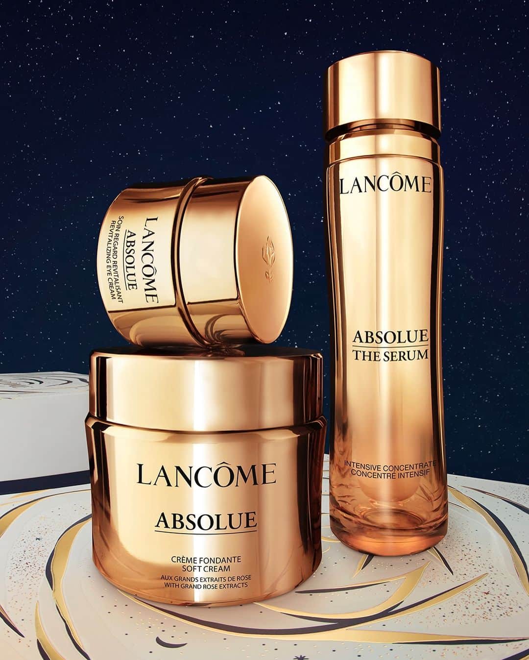 Lancôme Officialのインスタグラム：「Give the gift of luxurious skin with Lancôme’s iconic Absolue range, for a bright start to an extraordinary Holiday season and shining new year.  #Lancome #LancomexLouvre #Holiday23」
