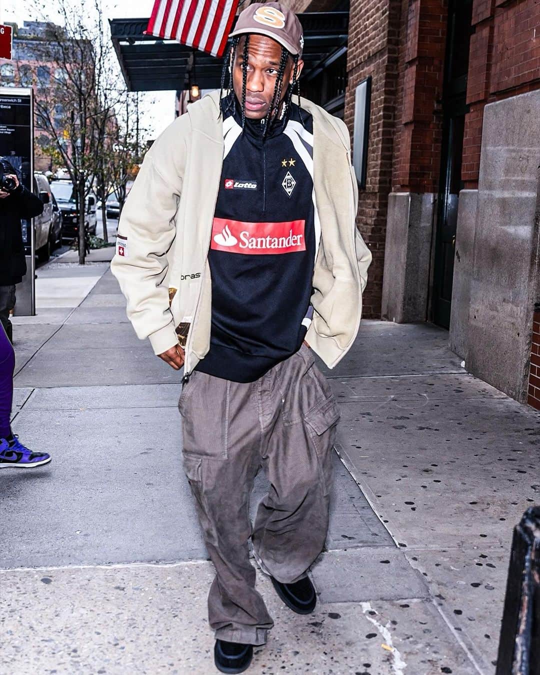 Skills • Freestyle • Tekkersのインスタグラム：「🇺🇸 @travisscott 🤝 @borussia 🇩🇪」