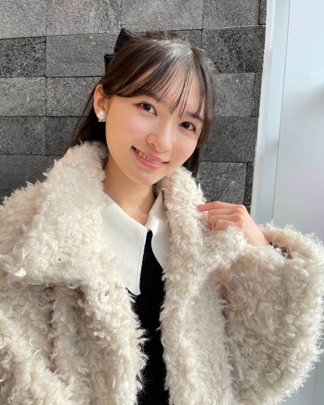 桧山ありすさんのインスタグラム写真 - (桧山ありすInstagram)「妹の部活応援に行った日🤍 とっても楽しかったです！  次回コーデ載せますね🙌🏻  #桧山ありす #alice #07 #jk #fjk #jk1 #16歳 #高校生 #ハーフアップ #リボン」12月5日 19時09分 - alice.hiyama