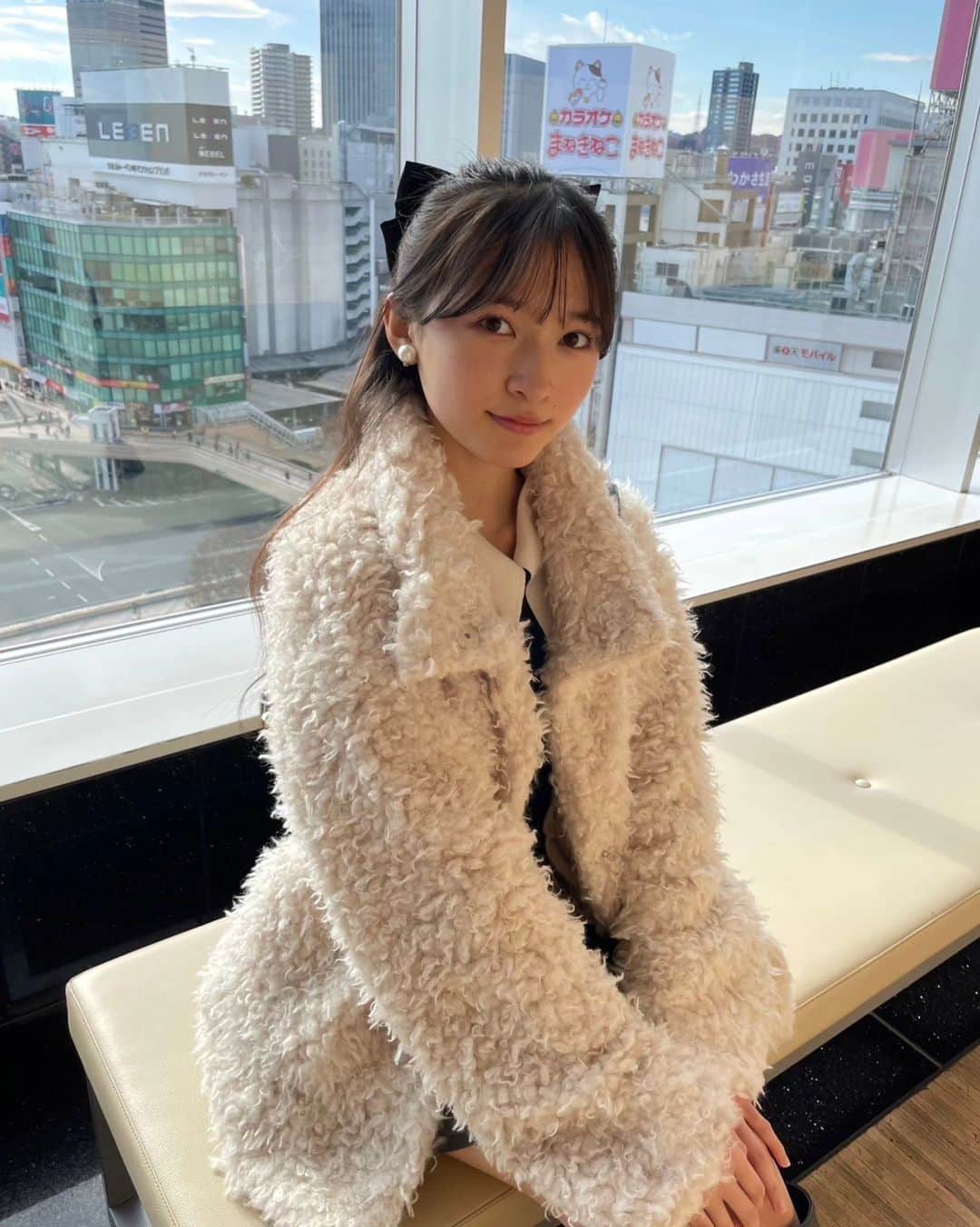 桧山ありすさんのインスタグラム写真 - (桧山ありすInstagram)「妹の部活応援に行った日🤍 とっても楽しかったです！  次回コーデ載せますね🙌🏻  #桧山ありす #alice #07 #jk #fjk #jk1 #16歳 #高校生 #ハーフアップ #リボン」12月5日 19時09分 - alice.hiyama
