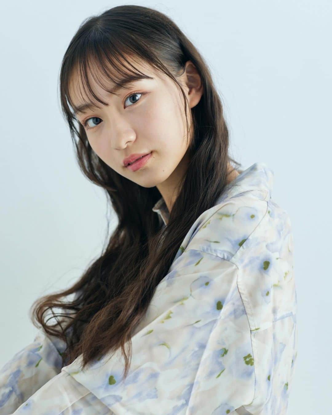 太田雫のインスタグラム：「・ 17歳になりました！！ ・ ・ 今年もたくさんの方にお祝いしていただけてうれしいです🥰 ・ ・ 17歳のしずくも、よろしくお願いします🩵 ・ #06#誕生日」