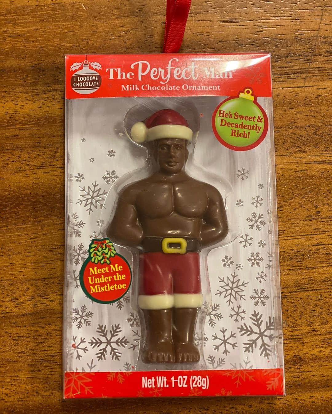 森本千絵のインスタグラム：「マッチョコ  #クリスマスオーナメント」