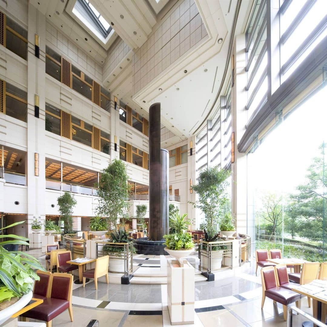 Imperialhotel_jp_帝国ホテル 公式さんのインスタグラム写真 - (Imperialhotel_jp_帝国ホテル 公式Instagram)「. ～帝国ホテル 大阪　苺スイーツバイキング～  詳細は @imperialhotel_jp_official プロフィールリンクより「帝国ホテル 大阪┃レストラン予約」→「ブフェ＆ラウンジ ザ パーク」へ。  **************  ブランド苺の3種食べ比べや苺のモンブラン、ショートケーキなどの苺スイーツのほかに、サンドイッチやピフなどのフードメニューをご用意し、毎年人気のスイーツバイキングを開催いたします。 華やかな苺スイーツを心ゆくまでお楽しみください。  【期間】 2024年1月6日（土）～5月31日（金） 【店舗】 ブフェ＆ラウンジ「ザ パーク」（1階）  ★帝国ホテルメールマガジンサービス 「マイ インペリアル」 への無料登録で、インターネット予約限定価格をご利用いただけます。  ※詳細はホームページをご覧ください。  #japan#帝国ホテル#imperialhotel#hotel#imperialhotelosaka#travellermade#グルメ#スイーツ#ランチ#japanesefood#おやつ#yummy#グルメ好きな人と繋がりたい#foodstagram#instafood#美味しい#大阪グルメ#帝国ホテル大阪#大阪#osaka#苺#イチゴ#いちご#いちごスイーツ#スイーツバイキング#strawberry#strawberrysweets#いちご好き#スイーツブッフェ#女子会ディナー」12月5日 19時11分 - imperialhotel_jp_official