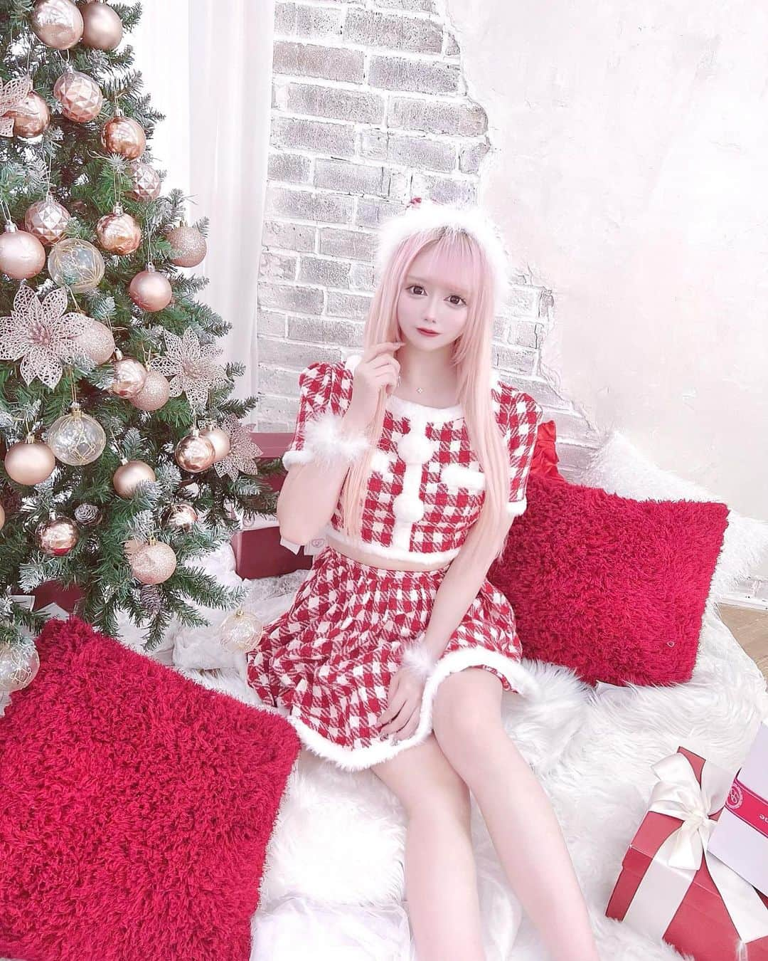 楠みゆうのインスタグラム：「もうすぐクリスマス🎄🎁sugarさんのサンタコス全部可愛い🤍💭#sugar #サンタコス #サンタコスプレ #コスプレ」