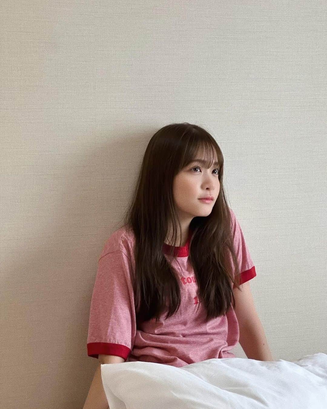 中村果蓮さんのインスタグラム写真 - (中村果蓮Instagram)「☀️🌱 ・ ・ ・  #オフショット  #ナチュラル  #ナチュラルメイク  #寝起き  #朝活  #おはよう  #脚フェチ #ロングヘア #ストレート  #ストレートヘア  #北海道  #ホテル  #japan  #fyp  #01」12月5日 19時18分 - nakamura_karen_