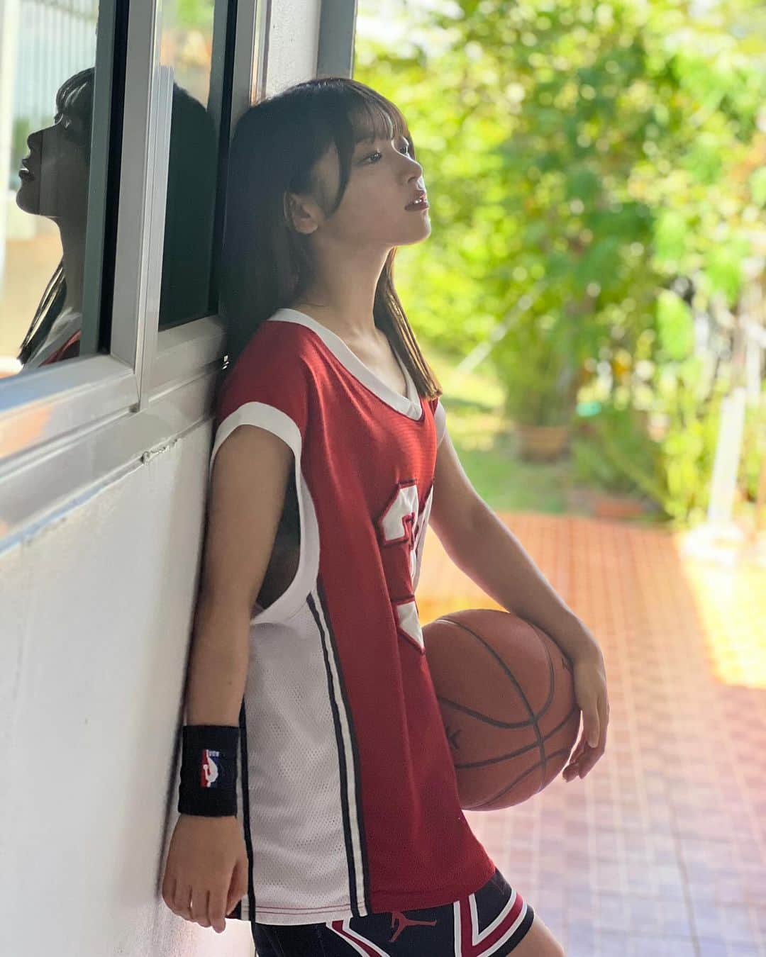 marupiさんのインスタグラム写真 - (marupiInstagram)「撮影オフショット🏀 バスケが好きなことが広まっていて嬉しいなあ、、、」12月5日 19時21分 - marupi_8989