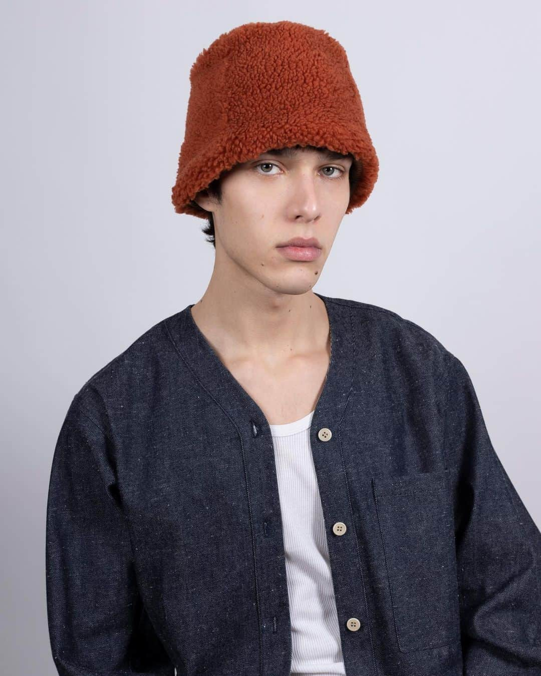 ミュールバウアーさんのインスタグラム写真 - (ミュールバウアーInstagram)「AW 2023/24 collection CLOTH If you look for something that keeps you warm these days, we highly recommend the Sherpa Wool hats. The so called Sherpa Wool takes its name of the Sherpa people of Nepal and proves to be very warming. But not only the warming qualities convince, they are also very fashionable. Have a glance for more on our website!」12月5日 19時22分 - muehlbauer_hats