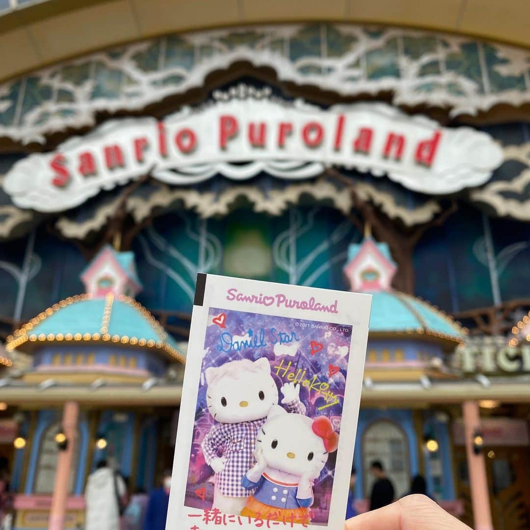 小藪奈央さんのインスタグラム写真 - (小藪奈央Instagram)「. Where pastel dream come true 🏰」12月5日 19時29分 - nao_now