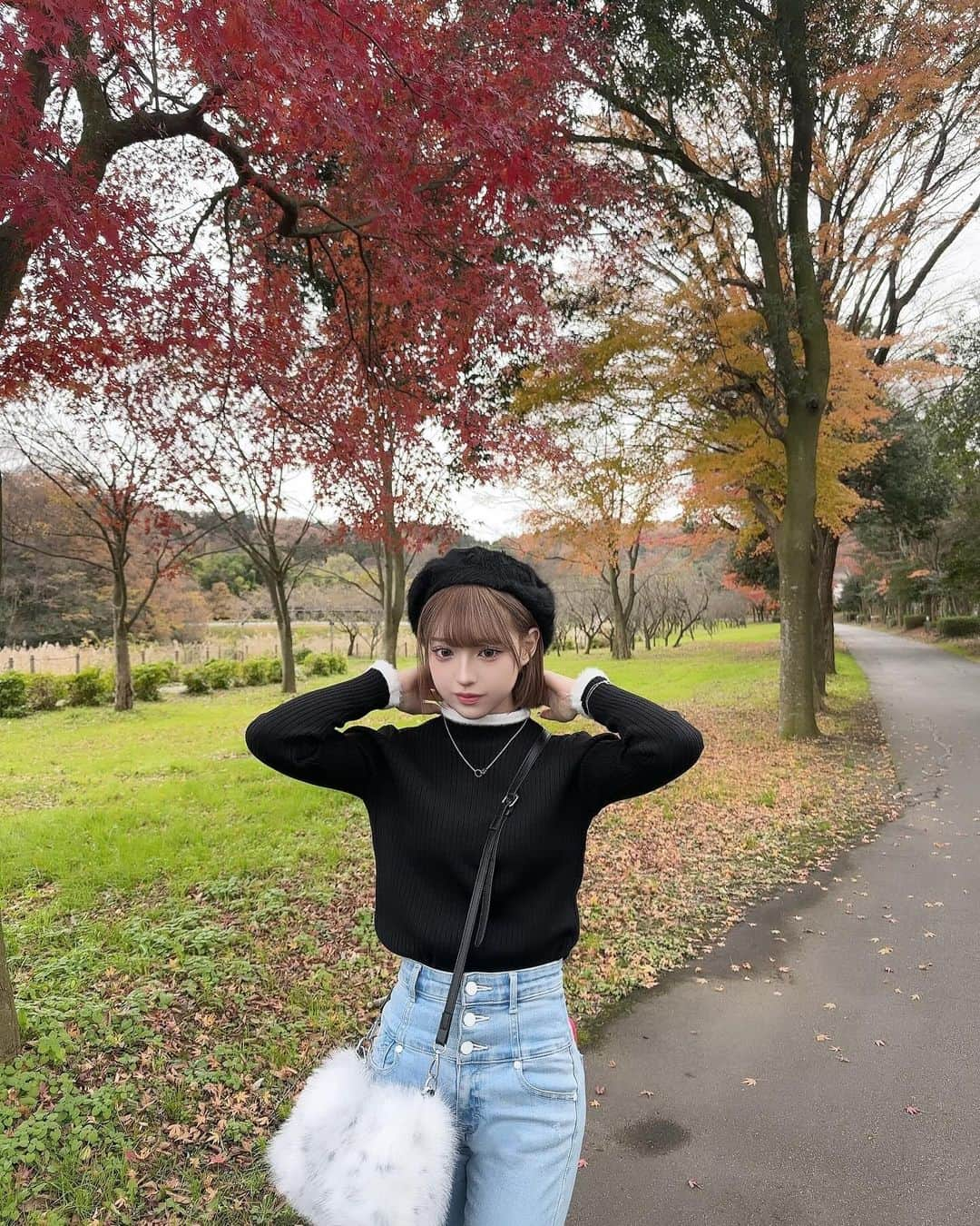 MINAMIさんのインスタグラム写真 - (MINAMIInstagram)「. 紅葉綺麗すぎ🍁」12月5日 19時35分 - mimi.minami.mimi