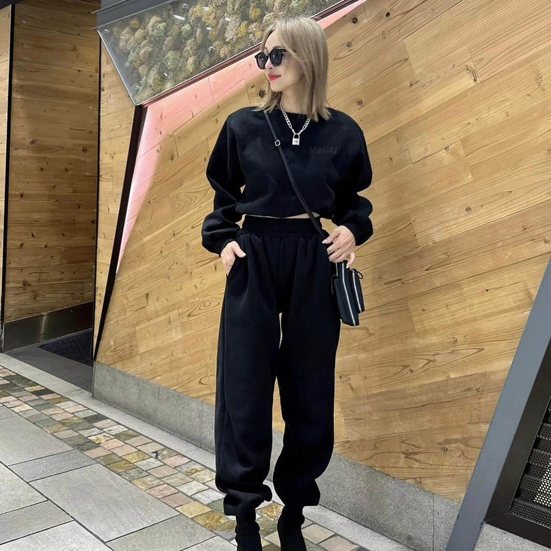Select Shop MIRROR9さんのインスタグラム写真 - (Select Shop MIRROR9Instagram)「. embroidery sweat series "BLACK"color 🖤  #MIRROR9 #ミラーナイン」12月5日 10時52分 - mirror9official