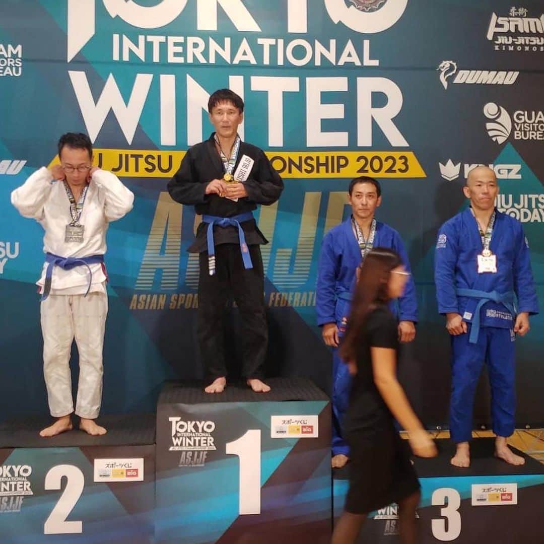 阿部裕幸さんのインスタグラム写真 - (阿部裕幸Instagram)「AACC柔術 まっすー銀メダル🥈 森友さん銅メダル🥉 お疲れさまでした😊🤙🏼 次はさらに上へ！  Morimoto-san, Masuda-san good work! Keep training together!  #aacc #aaccmma #aacc総合格闘技 #aaccfemalefighter #aacc女子部 #mma #jiujitsu #柔術 #kickboxing #キックボクシング #grappling #グラップリング #キャッチレスリング #catchwrestling #team #格闘技やるならaacc #女子mmaならaacc #mmaやるならaacc #仲間 #大人の部活動 #総合格闘技 #ココロとカラダを強くする #仲間募集中 #jiujitsu #柔術 #bjj」12月5日 10時48分 - abeani111