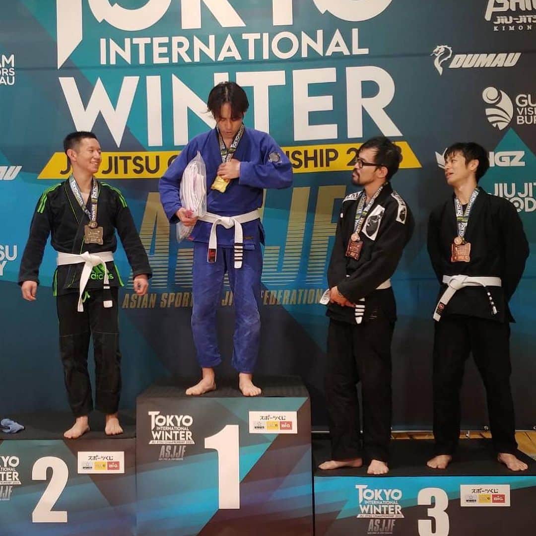 阿部裕幸さんのインスタグラム写真 - (阿部裕幸Instagram)「AACC柔術 まっすー銀メダル🥈 森友さん銅メダル🥉 お疲れさまでした😊🤙🏼 次はさらに上へ！  Morimoto-san, Masuda-san good work! Keep training together!  #aacc #aaccmma #aacc総合格闘技 #aaccfemalefighter #aacc女子部 #mma #jiujitsu #柔術 #kickboxing #キックボクシング #grappling #グラップリング #キャッチレスリング #catchwrestling #team #格闘技やるならaacc #女子mmaならaacc #mmaやるならaacc #仲間 #大人の部活動 #総合格闘技 #ココロとカラダを強くする #仲間募集中 #jiujitsu #柔術 #bjj」12月5日 10時48分 - abeani111