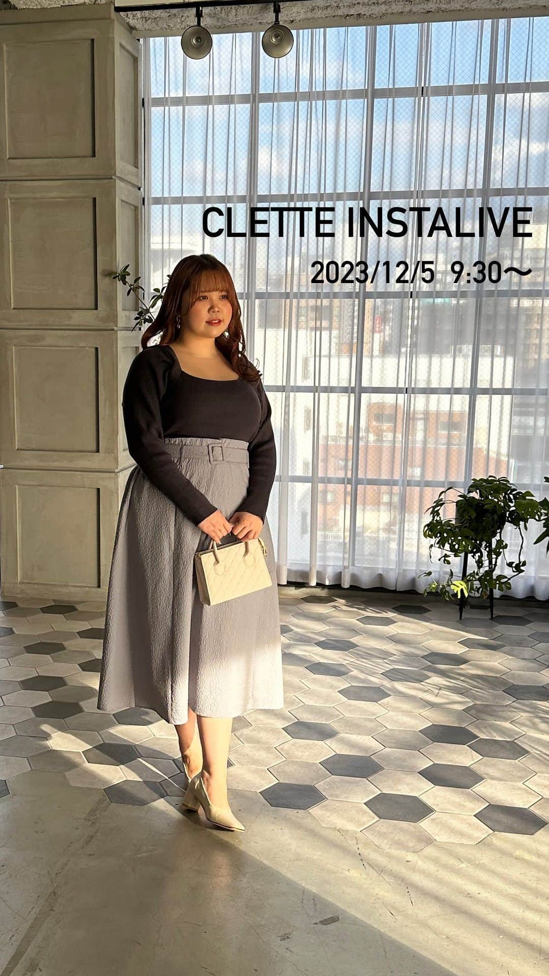 clette(クレット)のインスタグラム：「12月5日 CLETTEInstagramLIVE  【新商品】 b4a190068　CLETTEオリジナル★ニットドッキングマトラッセワンピース b8a191015　CLETTEオリジナル★ペプラムニット b8a191016　CLETTEオリジナル★ぽこぽこフラワーニット b8a191017　CLETTEオリジナル★リボン付きフリルニット a4a146329　CLETTEオリジナル★配色襟ビジュー付きトップス  【再入荷】 e1z190020　CLETTEオリジナル★マトラッセ花柄スカート ※グレージュとブルーのみ再入荷  12月 7日 (木曜日) 【新商品】 a9a173017　CLETTEオリジナル★レイヤード風シャーリングブラウス b4a173112　CLETTEオリジナル★長袖ケープワンピース b4a173114　CLETTEオリジナル★配色フリルワンピース b4a173115　CLETTEオリジナル★フェイクレイヤード花柄ワンピース b4a191018　CLETTEオリジナル★レース襟マーメイドワンピース  【再入荷】 e0z173003　CLETTEオリジナル★デニムテーパードパンツ  12月 8日 (金曜日) 【新商品】 b4a173113　CLETTEオリジナル★タックデザイン花柄ワンピース b8a191019　CLETTEオリジナル★ショルダーパールリブニット b8a191020　CLETTEオリジナル★ロゴ刺繍ケーブルニット a4a146330　CLETTEオリジナル★レース襟長袖プルオーバー b4a173116　CLETTEオリジナル★花柄フリルワンピース e1z173055　CLETTEオリジナル★配色ステッチマーメイドスカート」
