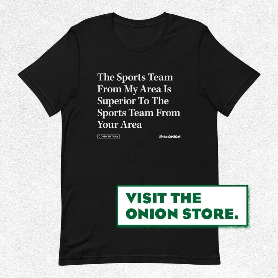 ジ・オニオンのインスタグラム：「Interest, shminterest. Invest your money at the Onion Store, where you never have to worry about getting it back.」