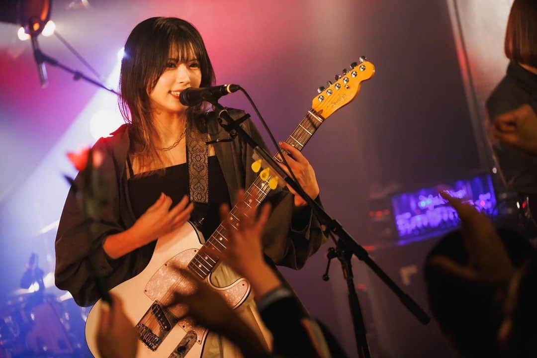 森脇加奈子のインスタグラム：「🐈‍⬛  2024.12.4(mon) 2023.12.4 SHIBUYA CLUB CRAWL pre. 『Crawls SPECIAL 2MAN』 at. 渋谷club CRAWL VOI SQUARE CAT × Faulieu.  photo by @sai_cho_823   #livephotography #photogaphy  #live #liveperformance  #guitar #telecaster #Fender  #girlsband #rock #Faulieu  #vocal #guitarvocal  #guitarist #guitarplayers #japanesegirl #followme」
