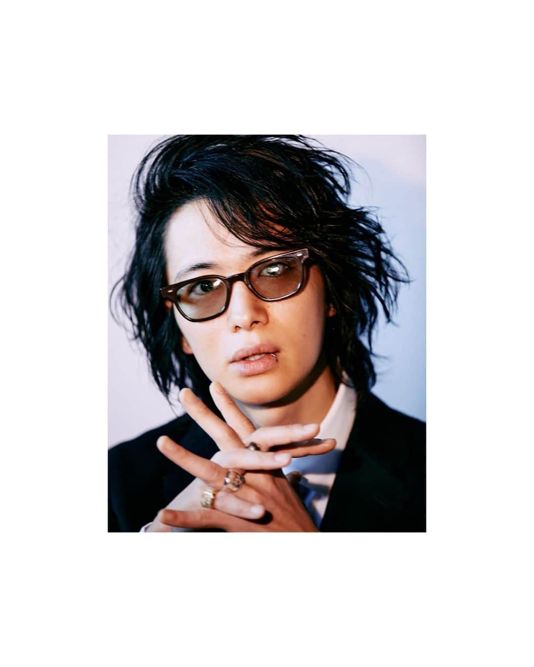 戸塚祥太のインスタグラム：「好きです、眼鏡。love glasses!!そしてお待たせしましたがやっと色が付きました。カラーです。 #眼鏡 #glasses #色 #color」