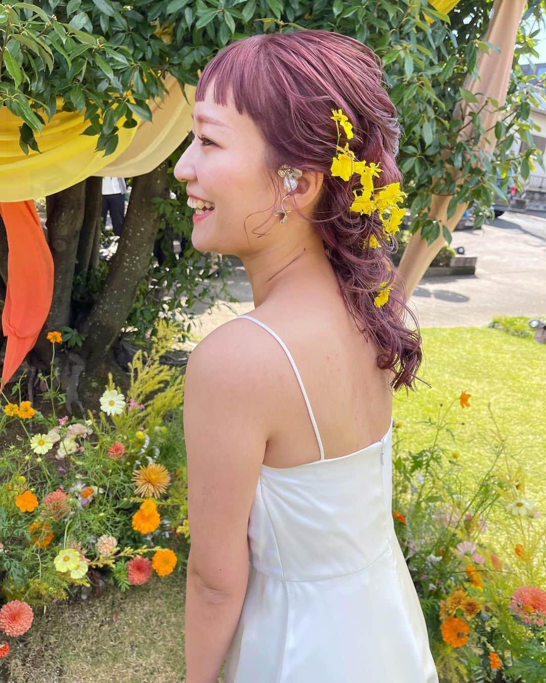 sakincho1028さんのインスタグラム写真 - (sakincho1028Instagram)「wedding hair👰 ピンクの髪色と黄色のお花がかわいかった🌼 結婚式に向けてカラーも相談しながらさせていただいてます🐻  #sakinchohair  #hairarrange#hair#arrange#hairset#ヘアアレンジ#アレンジ#ヘアセット#豊橋#美容室#豊橋美容室#結婚式#ブライダル#ヘアメイク#メイク#花嫁#ガーデンウェディング#前撮り#フォトウェディング#ウェディングフォト#ウェディングドレス#出張ヘアメイク#ブライダルヘア#ウェディングヘア#花嫁ヘア」12月5日 11時23分 - sakincho1028