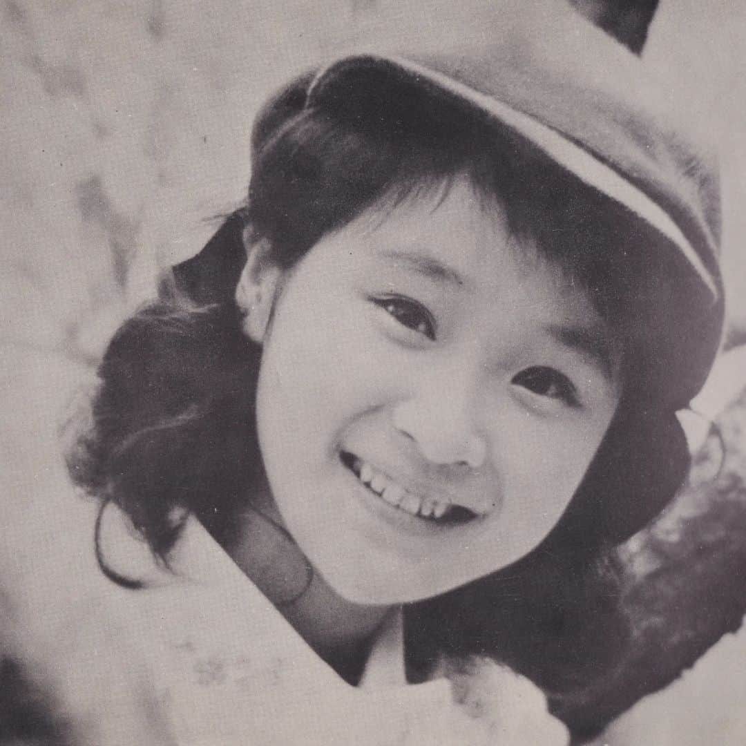 小林幸子のインスタグラム：「皆さん！お誕生日メッセージなどありがとうございます✨  なんと、10歳でデビューしたさっちゃんが、本日古希のお誕生日も迎えちゃいました🎂  これも、支え応援してくださった皆さんのお陰です。  そして、産み育ててくれた両親に感謝❤  来年は60周年‼️ まだまだ、元気に走りまーす。  これからも応援してね💕  #sachikokobayashi #小林幸子  #お誕生日  #古希  #皆さんに感謝❤️  #両親に感謝」