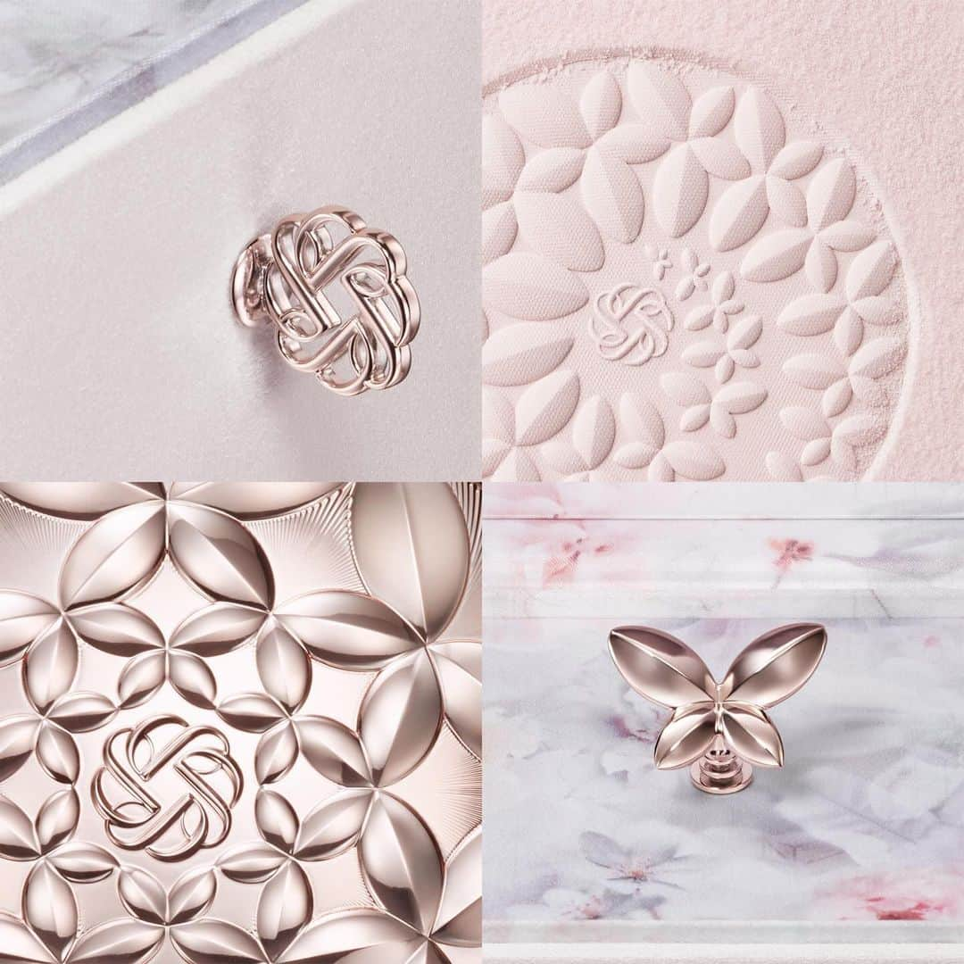 DECORTÉのインスタグラム：「Delicate and soft face powder provides a mesmerizing application. It achieves a thin finish, while gently covering pores and unevenness.  Lavender beige color gives transparency to the skin, and gives a lasting freshly applied radiance. ※Due to makeup effects.  繊細でやわらかなフェイスパウダーは、うっとりするほどのつけ心地。 毛穴や凹凸をふんわりとカバーしながらも、薄膜の仕上がりを叶えます。  ラベンダーベージュカラーが肌に透明感を与え、つけたてのツヤ感ある仕上がりが続きます。 ※メイクアップ効果による  限定品 フェイスパウダー ⅩⅢ ※数に限りがございますので、品切れの際はご容赦ください。  【コスメデコルテ フェイスパウダーⅩⅢ販売日に関して】 生産に遅延が生じている為、1次販売、2次販売の2回に分けて販売いたします。 ●1次販売・引換開始日：12月1日(金)～ ※公式オンラインブティックでご予約のお客さま ※全国の百貨店・化粧品店で10月31日(火)迄にご予約のお客さま  ●2次販売日：12月7日(木)～  #コスメデコルテ #decorte #マルセルワンダースコレクション #マルセルワンダースコレクションフェイスパウダー #マルセルワンダース #フェイスパウダー #Marcelwanderscollection #限定パウダー #限定コスメ2023 #ご褒美コスメ #ベースメイク」