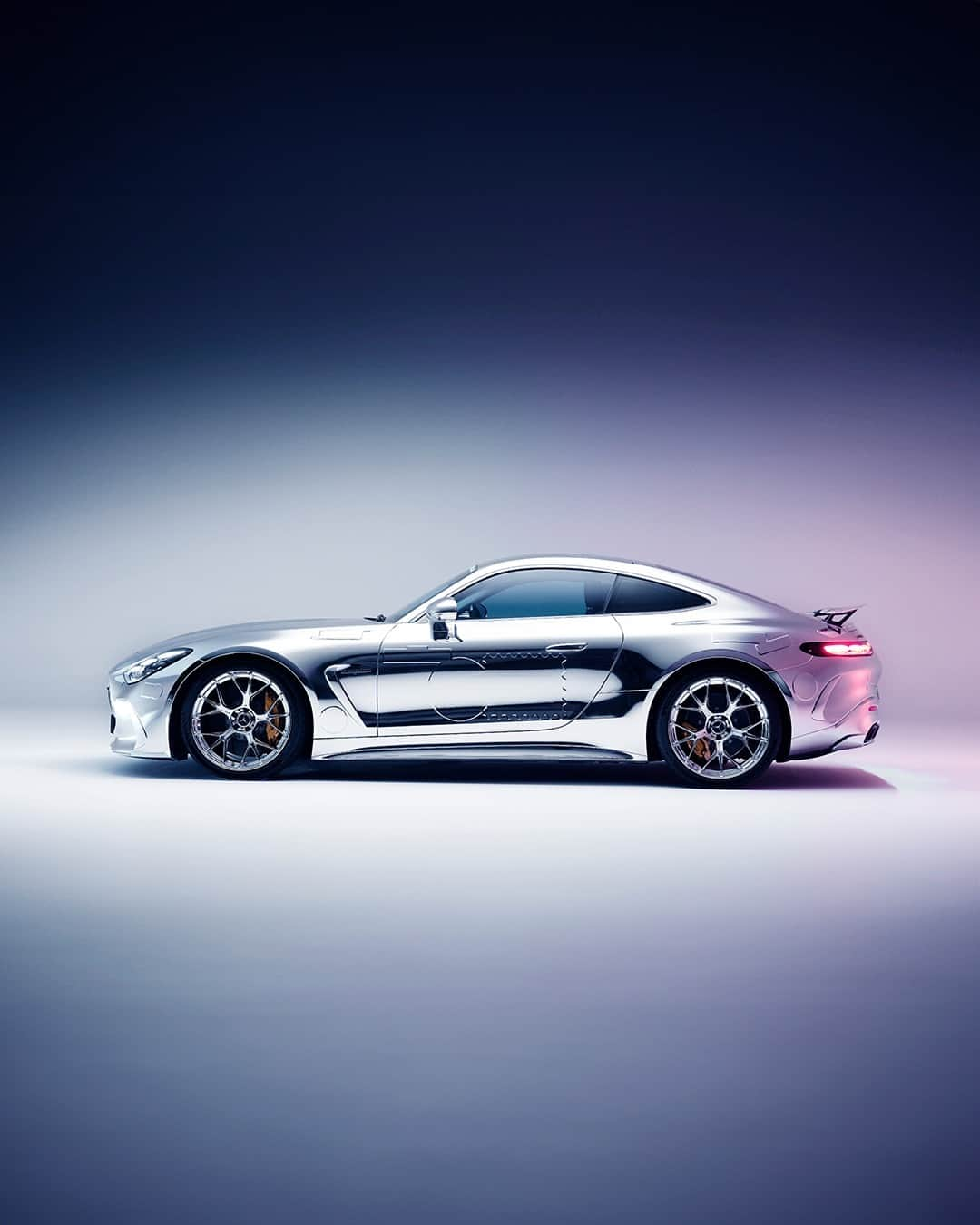 メルセデス・ベンツさんのインスタグラム写真 - (メルセデス・ベンツInstagram)「Can't get enough of the all-new Mercedes-AMG GT? Say no more.  Together with @sacaiofficial, @mercedesamg shifted up to create its most glamorous wrap to date.   #MercedesBenz #MercedesAMG #sacaixAMG #SOAMG #sacai  [Mercedes-AMG GT 63 4MATIC+ | WLTP: Kraftstoffverbrauch kombiniert: 14,1 l/100 km | CO₂-Emissionen kombiniert: 319 g/km | amg4.me/DAT-Leitfaden]」12月5日 12時00分 - mercedesbenz