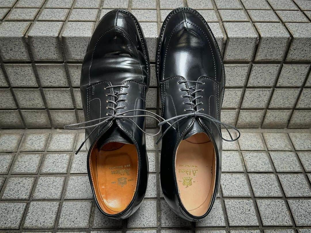 ラコタハウスのインスタグラム：「Alden  Model: 54331 Style: Algonquin Ox. Material: Cordovan Color: Black  各種お問い合わせは、プロフィール欄記載リンクのLINEをご利用ください。  #alden #aldenshoes #thelakotahouse #cordovan #horween #オールデン #ラコタハウス #コードバン #ホーウィン #革靴」