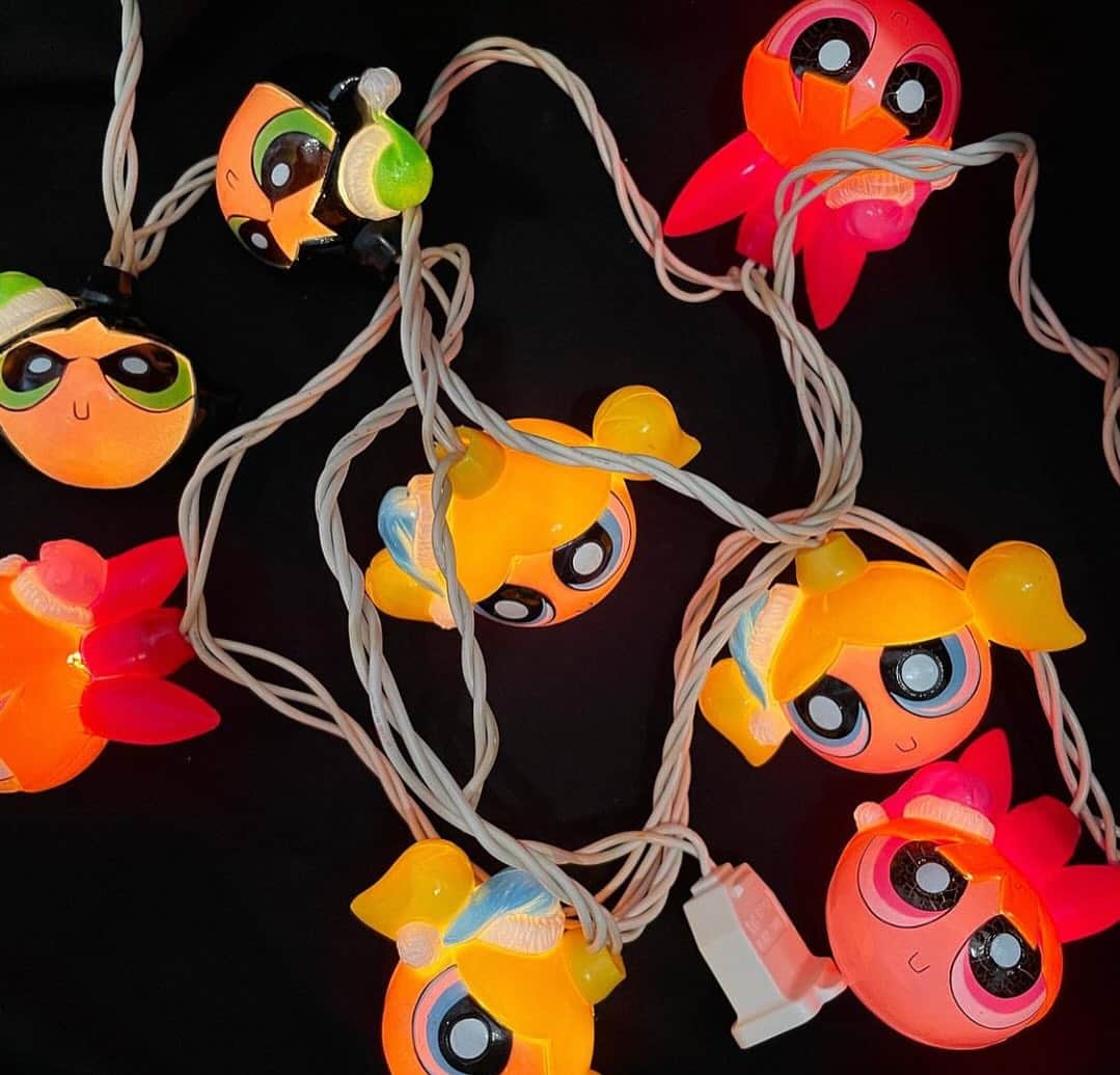 おもちゃやSPIRALのインスタグラム：「2000s Power Puff girls Party Lights再入荷さました💡🩷💚💙  ツリーにまいたり、そのまま飾ってもかわいいです🎄✨」