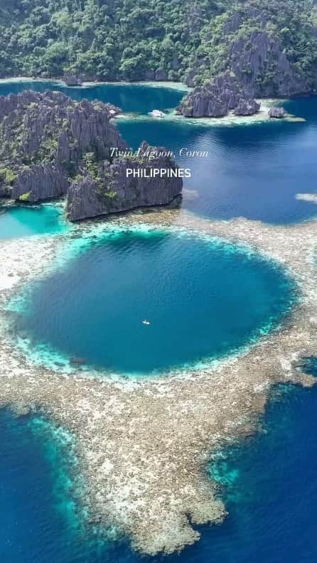Padgramのインスタグラム：「Twin Lagoon in Coron, Palawan 🤩 A must see destination in the Philippines  This amazing location is a lagoon made up of two bodies of water separated by stunning limestone cliffs on one of the several islets that make up the Calamian Archipelago in Palawan  Bucket list ticked off 🫶  📍Twin Lagoon, Coron, Palawan, Philippines  Credits to 🎥 @expeditioustraveler  #pgdaily #pgstar#pgcounty #sea #planetgo#planet #planetearth #amazing #awesome #nature  #twinlagoon #coron #palawan #philippines #bucketlist #southeastasia #travelasia #beautifuldestinations」