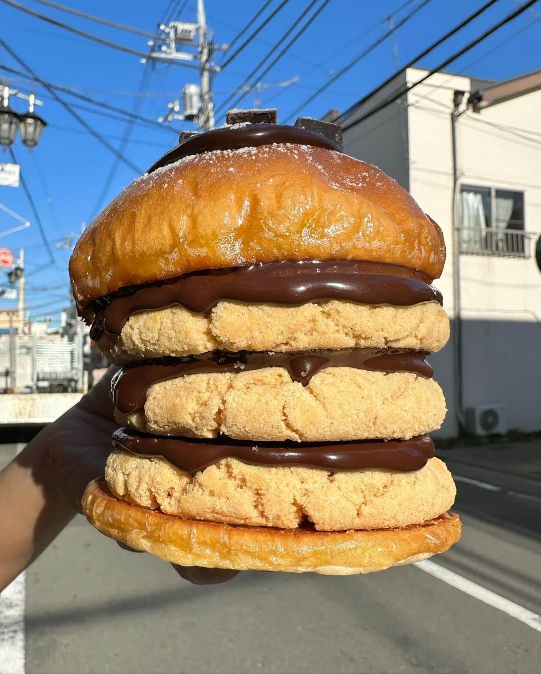 Coffee & Toast Tokyoのインスタグラム：「"しっとり" チョコレートクッキーサンド‼︎ 🍪🍪🍪🍪🍪🍪🍪🍪🍪🍪  “A balanced diet is a cookie in each hand.”  しっとりしたクッキーしたてのパンをサンドイッチ‼︎  ほろ苦いチョコレートと相まって、たまらんです😋😋😋  . . . .  #しっとりチョコレートクッキーサンド #クッキー  #クッキーサンド  #cookies  #chocolate  #chocolatesandwich  #chocolatecookies  #チョコクッキー  #チョコクッキーサンド  #chocolat  #cioccolato  #chocola  #巧克力  #ช็อคโกแลต  #초콜릿  #三軒茶屋ランチ  #世田谷線カフェ  #パンスタグラム  #東京カフェ  #三軒茶屋カフェ #三軒茶屋  #パン #三茶カフェ  #三茶 #田園都市線カフェ #コーヒーアンドトースト  #coffeeandtoast #foodie  #foodiegram #chocolategram」