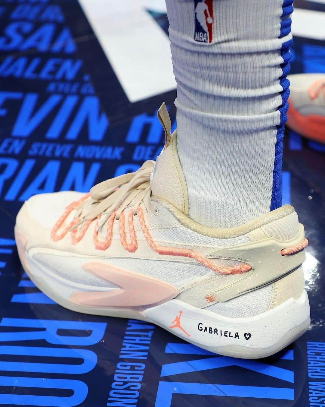 Nice Kicksさんのインスタグラム写真 - (Nice KicksInstagram)「Luka Doncic dedicated his new Jordan Luka 2 PE to the recent birth of his daughter, Gabriela 💕🍼👶 @nicekickshoops」12月5日 13時14分 - nicekicks