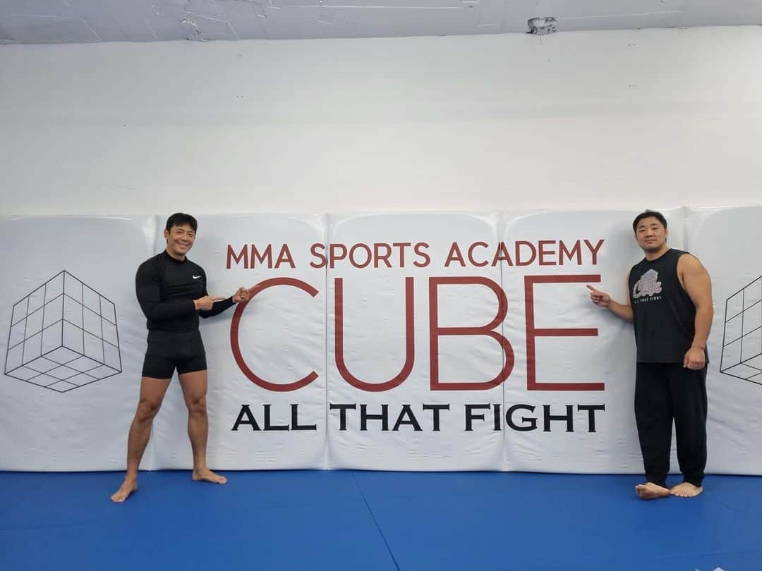 キム・ジュホンのインスタグラム：「#cubemma하남 @choijaehyun87 🫡 캡틴과 즐거운 운동을 👍🏻 #최재현선수」