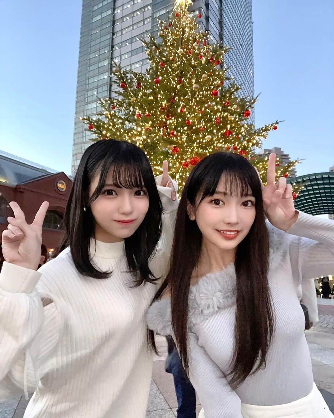 吉沢朱音さんのインスタグラム写真 - (吉沢朱音Instagram)「おはよう🎄.* こないだ、岩田陽菜たんとクリスマスデートしてきました🥰 . 恵比寿ガーデンプレイスに大きなクリスマスツリー！ イルミネーション綺麗やった✨ ふわとろオムライスも美味しくて幸( ՞. ̫.՞)💗 . 可愛い女の子と美味しいご飯とイルミ最高すぎました😇 . . . #恵比寿 #恵比寿ガーデンプレイス  #イルミネーション #東京オムライス  #ebisu #tokyo」12月5日 13時17分 - nesomagic72