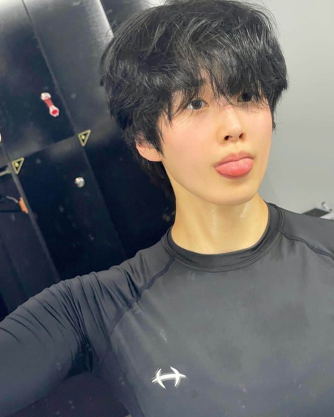 ディジンのインスタグラム：「💪」