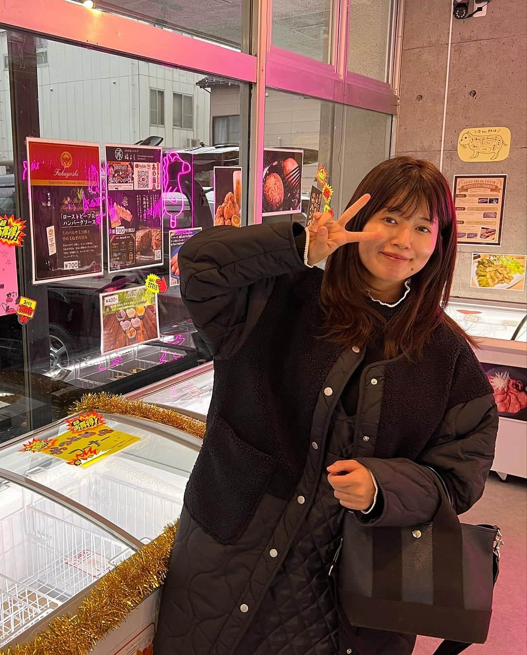 小林礼奈さんのインスタグラム写真 - (小林礼奈Instagram)「おウチdeお肉のユッケジャンスープにご飯入れて　 ユッケジャンクッパにして食べたら美味しかった♡ 豚肉ガーリックペッパーもハンバーグも食べるのたのしみー！  PR @outideoniku_niigataekinan #おウチdeお肉新潟駅南店 #無人販売所 #無人販売 #新潟県グルメ #新潟市グルメ」12月5日 14時00分 - kobayashi_ayana0218