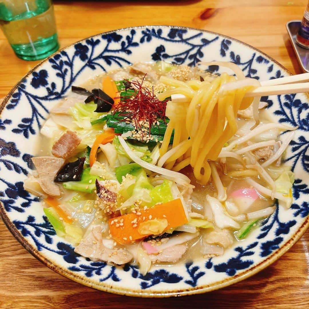 川田裕美のインスタグラム：「寒すぎて、また麺を食べました🍜 最高✨👍  #ちゃんぽん #行きつけ #真夏でも食べます」