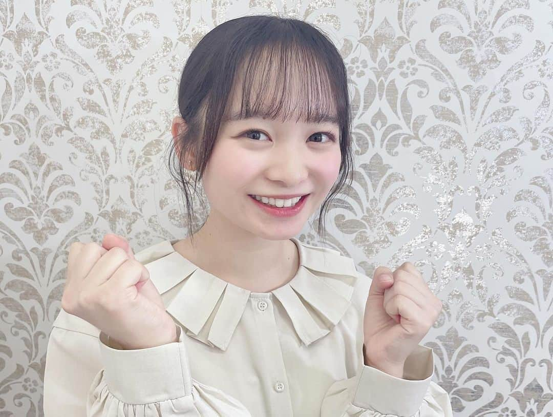 延命杏咲実さんのインスタグラム写真 - (延命杏咲実Instagram)「. 12/4テレビ朝日『キョコロヒー』、ご覧いただきありがとうございました〜！❤︎ . 今回は「いじわる選手権 フリーアナウンサー編」に出演させていただきました🫶🏻 . チクリとする一言を言われると何も言い返せないときが多いのですが、つるさんのアドバイスのおかげで自信がついた気がします！！💪🤣 . そして！共演させていただいた八幡さん(@misaki.official )は心から優しい方でした💞  . 私がうまく言葉が出なかったとき、横から何度も助け舟を出していただいて、まさに「痒いところに手が届く」アナウンサーだなあ、、と収録中に憧れの念がどんどん増していきました🥰 . 収録が終わった後も一緒にサーティワンでアイスクリームを食べながらいろんな話をさせていただきました💫 素敵な時間だったなあ、、⏳ ありがとうございました！！🌸 . バイト先の先輩も見てくださったのですが、「今度『いじわる』するから、習ったこと活かして反撃してきて〜〜」と宣言されました🤣🤣 . というわけで、いじわる返しを復習するのにぴったりなのがTVerです！😉😉 . 放送後から1週間の配信なので、私と同じく復習してこれからやってくるいじわるに備えたい方も、見逃しちゃった！！という方も、ぜひチェックしてくださいね〜！！✨ . . #キョコロヒー #テレビ朝日 #いじわる選手権 #太陽の小町 #つる さん #八幡美咲 さん #このインスタの文章の長さも #ブログって思われる一因らしい #でもこれからも #自分らしくいきます🤣 #セントフォース #セントフォースsprout #延命杏咲実 #延命ちゃん」12月5日 19時48分 - enmei_1115