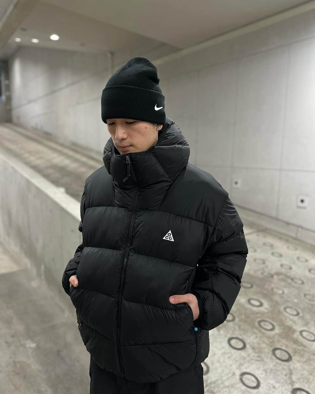 GROW AROUNDさんのインスタグラム写真 - (GROW AROUNDInstagram)「#growaroundnewarrivals NIKE ACG  THERMA-FIT  ADV LUNAR LAKE JACKET  NIKE ACGから撥水性に優れたナイロンをシェルに使ったPUFF JACKETが入荷しました。 FILLは保温性と柔軟性を発揮する画期的な超微細マイクロファイバー素材のPRIMALOFTを使用しています。 折りたたんで収納する事も可能です。」12月5日 19時50分 - growaround