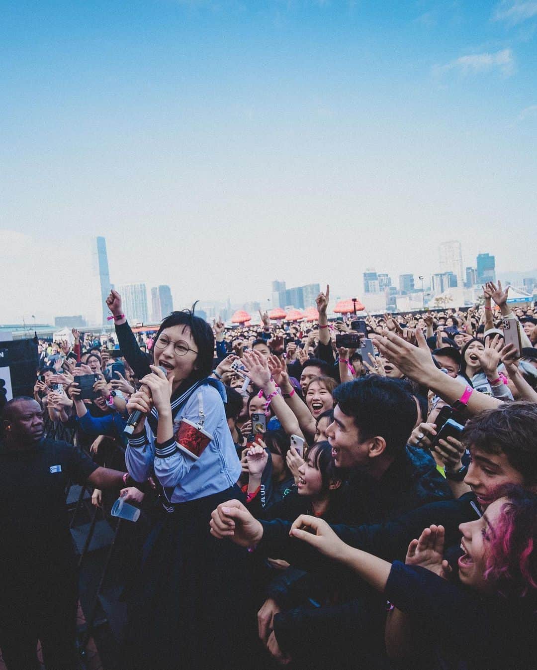新しい学校のリーダーズさんのインスタグラム写真 - (新しい学校のリーダーズInstagram)「🇭🇰香港 Hong Kong!!! Clockenflap @clockenflap 🔥 This is our first show in Hong Kong! Thank you for loving music and dancing with us!🖐💨💨多謝‼️  photo by @somerleyha ✨️ #clockenflap #clockenflap2023 #atarashiigakko #THESEISHUNTOUR2023」12月5日 14時48分 - japan_leaders