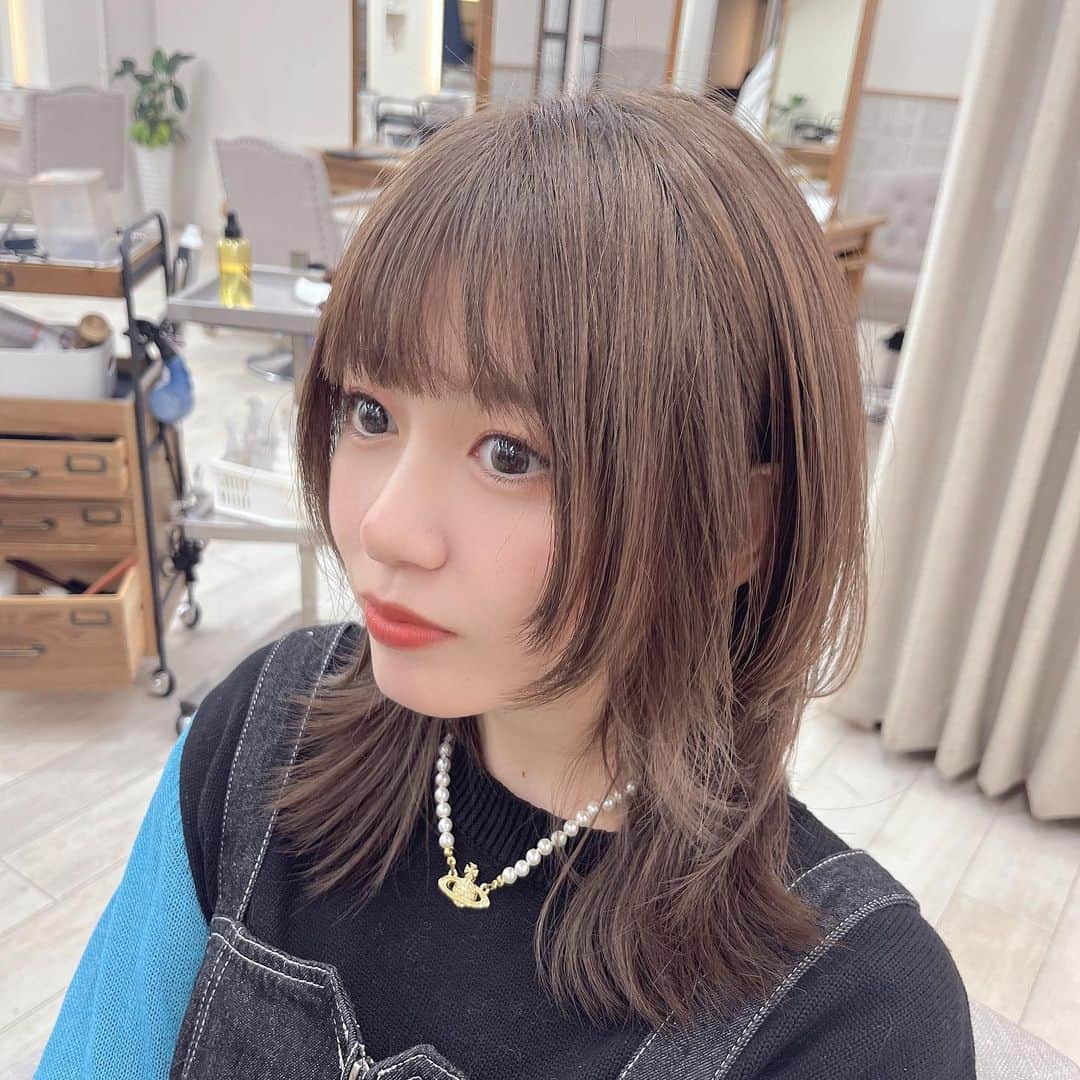 どみちゃんさんのインスタグラム写真 - (どみちゃんInstagram)「ウルフにしました🐺  #ウルフカット #ウルフヘア #ベージュカラー」12月5日 14時42分 - domi723___