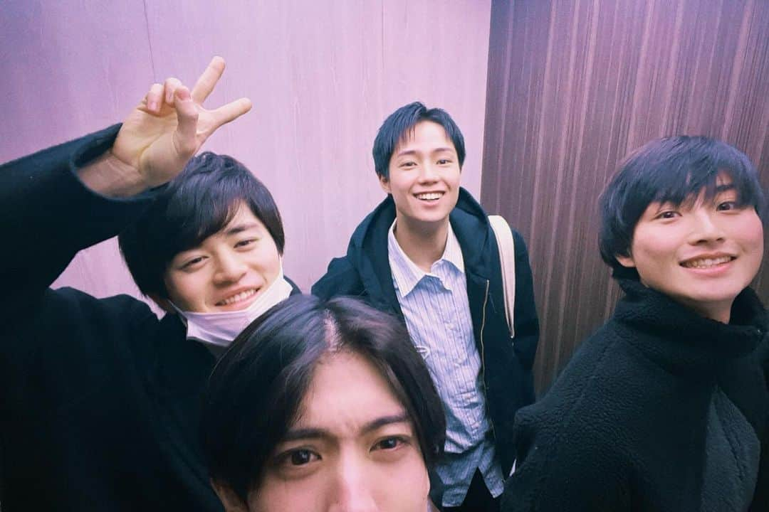 岐洲匠さんのインスタグラム写真 - (岐洲匠Instagram)「我らフォスメン4人の クリスマスイベントお楽しみに #クリスマス」12月5日 14時50分 - takumi.kizu.official