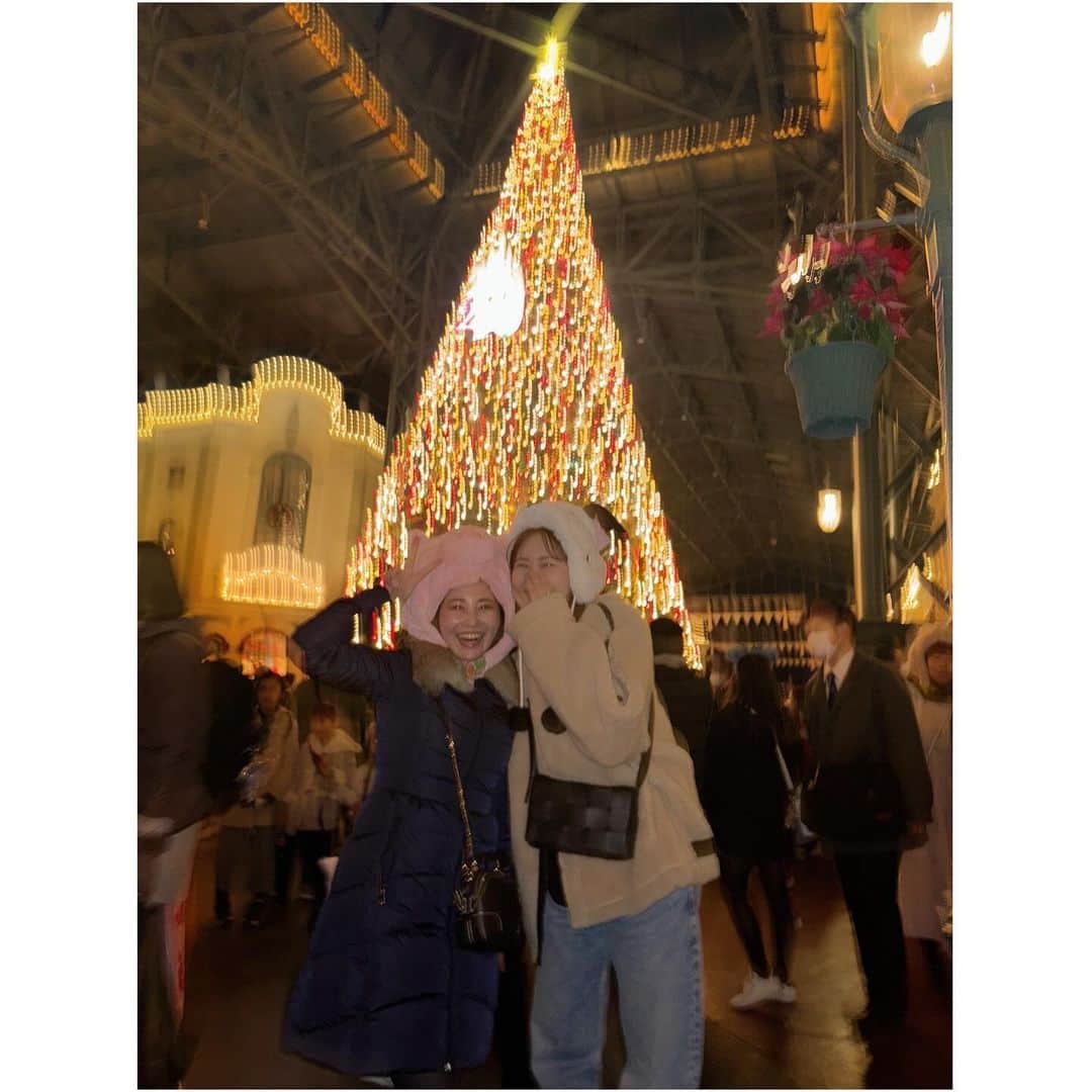 小口桃子さんのインスタグラム写真 - (小口桃子Instagram)「楽しみにしてたクリスマスディズニー🎄 美女と一緒に行ってきました🫶🏻」12月5日 15時12分 - momoko_oguchi