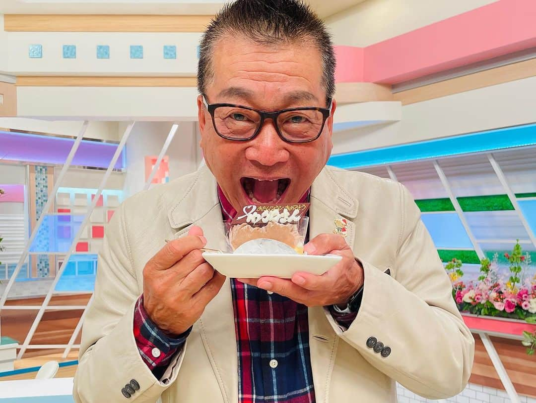 福岡放送「バリはやッ!」さんのインスタグラム写真 - (福岡放送「バリはやッ!」Instagram)「今日は番組の大切な出演者、 若菜さんの70歳の誕生日です🎉✨ お誕生日おめでとうございます！！！  いつも素晴らしい解説をしてくださり、野球観戦の面白さをより楽しく、理解しやすく伝えてもらっています！🥰  これからも、若菜さんの素敵な解説が聞けること楽しみにしています！😆✨  バリはやッ！一同、誕生日を心からお祝い申し上げます🎂🎈  #70歳 #誕生日 #誕生日おめでとうございます  #これからもよろしくお願いします  #fbs #福岡放送  #バリはや #zip  #バリはやッzip」12月5日 15時18分 - barihaya