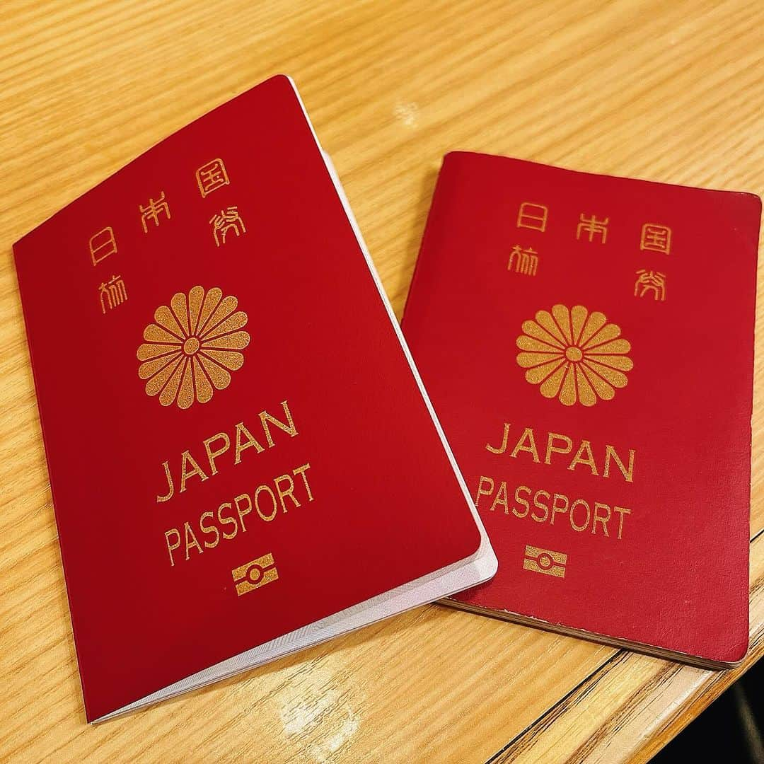 tokuさんのインスタグラム写真 - (tokuInstagram)「New Passport📓  ページ埋まったので切替更新😌」12月5日 15時24分 - toku_grnd