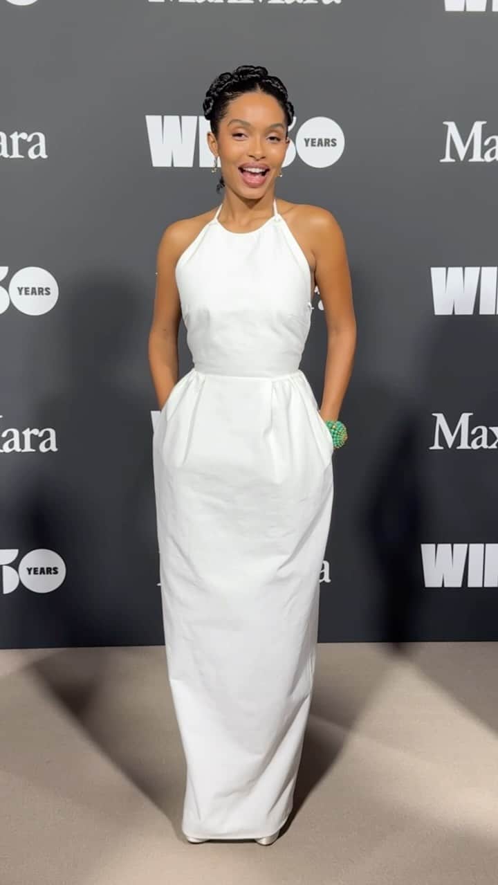 Vogue Parisのインスタグラム：「Actress @YaraShahidi dazzles in an immaculate @MaxMara dress at the @WomenInFilmla ceremony, where she is the recipient of this year’s #MaxMara Face of the Future Award.   #yarashahidi #MaxMaraFOTF」
