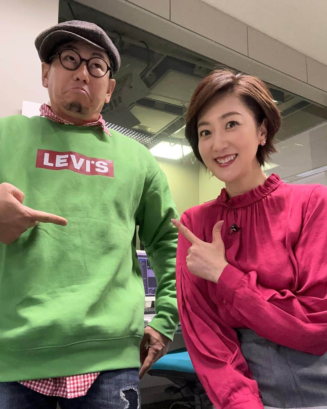 池尻和佳子さんのインスタグラム写真 - (池尻和佳子Instagram)「ジャジーなましおさん推しの池尻です。この後「タダイマ！」で愛宕神社の火渡り神事をお伝えします。カトジュンさんとはクリスマコンビ🎄」12月5日 15時44分 - wakako_ikejiri_rkb