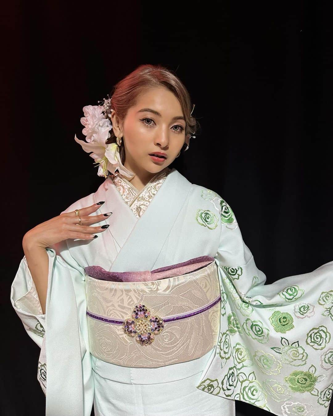 ゆきぽよさんのインスタグラム写真 - (ゆきぽよInstagram)「一蔵のUniversal Kimono Award👘♡ 3年連続で参加してきました😆❣️  もうすぐ成人式だから新成人のみんなの綺麗な振袖が見れるね楽しみ🩷🩷🩷 ちなみに私も成人式は一蔵の振袖を着て成人式迎えたよ✌︎  今年も素敵なお着物を沢山着れて幸せでした🫶🏾 特別な日に着る着物も綺麗だけど普段から着物を着れる素敵な大人になりたい🥰  着物の文化が後世にも伝わっていきますよーに👘  #pr」12月5日 15時47分 - poyo_ngy