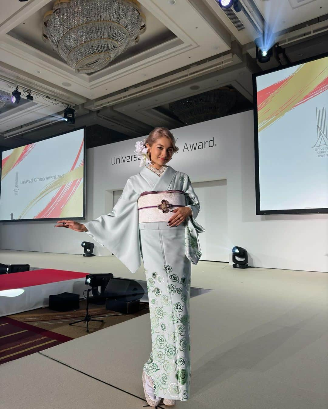 ゆきぽよさんのインスタグラム写真 - (ゆきぽよInstagram)「一蔵のUniversal Kimono Award👘♡ 3年連続で参加してきました😆❣️  もうすぐ成人式だから新成人のみんなの綺麗な振袖が見れるね楽しみ🩷🩷🩷 ちなみに私も成人式は一蔵の振袖を着て成人式迎えたよ✌︎  今年も素敵なお着物を沢山着れて幸せでした🫶🏾 特別な日に着る着物も綺麗だけど普段から着物を着れる素敵な大人になりたい🥰  着物の文化が後世にも伝わっていきますよーに👘  #pr」12月5日 15時47分 - poyo_ngy