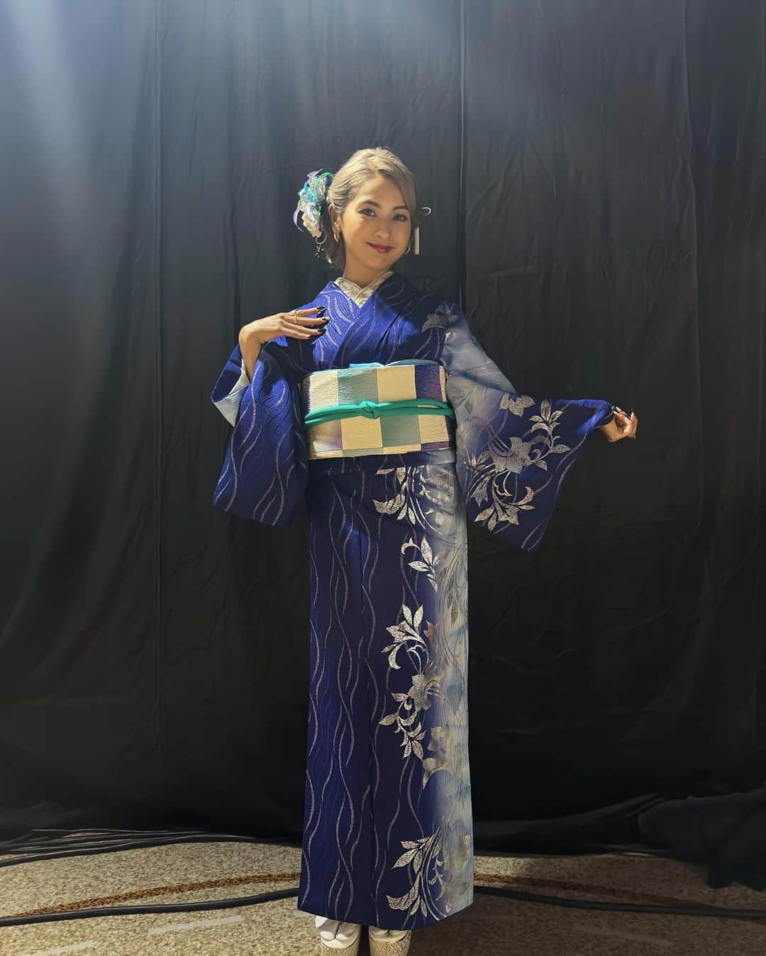 ゆきぽよさんのインスタグラム写真 - (ゆきぽよInstagram)「一蔵のUniversal Kimono Award👘♡ 3年連続で参加してきました😆❣️  もうすぐ成人式だから新成人のみんなの綺麗な振袖が見れるね楽しみ🩷🩷🩷 ちなみに私も成人式は一蔵の振袖を着て成人式迎えたよ✌︎  今年も素敵なお着物を沢山着れて幸せでした🫶🏾 特別な日に着る着物も綺麗だけど普段から着物を着れる素敵な大人になりたい🥰  着物の文化が後世にも伝わっていきますよーに👘  #pr」12月5日 15時47分 - poyo_ngy