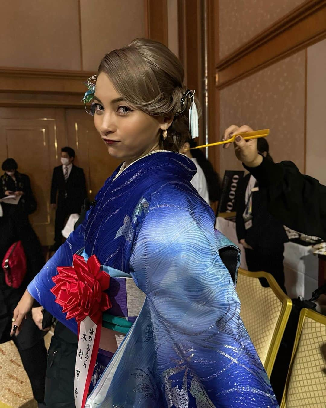 ゆきぽよさんのインスタグラム写真 - (ゆきぽよInstagram)「一蔵のUniversal Kimono Award👘♡ 3年連続で参加してきました😆❣️  もうすぐ成人式だから新成人のみんなの綺麗な振袖が見れるね楽しみ🩷🩷🩷 ちなみに私も成人式は一蔵の振袖を着て成人式迎えたよ✌︎  今年も素敵なお着物を沢山着れて幸せでした🫶🏾 特別な日に着る着物も綺麗だけど普段から着物を着れる素敵な大人になりたい🥰  着物の文化が後世にも伝わっていきますよーに👘  #pr」12月5日 15時47分 - poyo_ngy